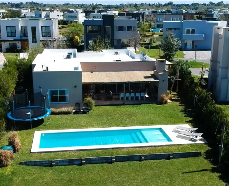 Casa en venta · El Cantón, Escobar, GBA Norte, Provincia de Buenos Aires Casa en venta · El Cantón, Escobar, GBA Norte, Provincia de Buenos Aires