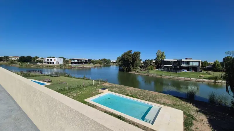 Casa en venta · El Cantón, Escobar, GBA Norte, Provincia de Buenos Aires Casa en venta · El Cantón, Escobar, GBA Norte, Provincia de Buenos Aires