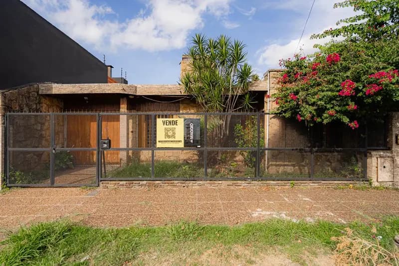 Casa en venta · Ramos Mejia, La Matanza, GBA Oeste, Provincia de Buenos Aires Casa en venta · Ramos Mejia, La Matanza, GBA Oeste, Provincia de Buenos Aires