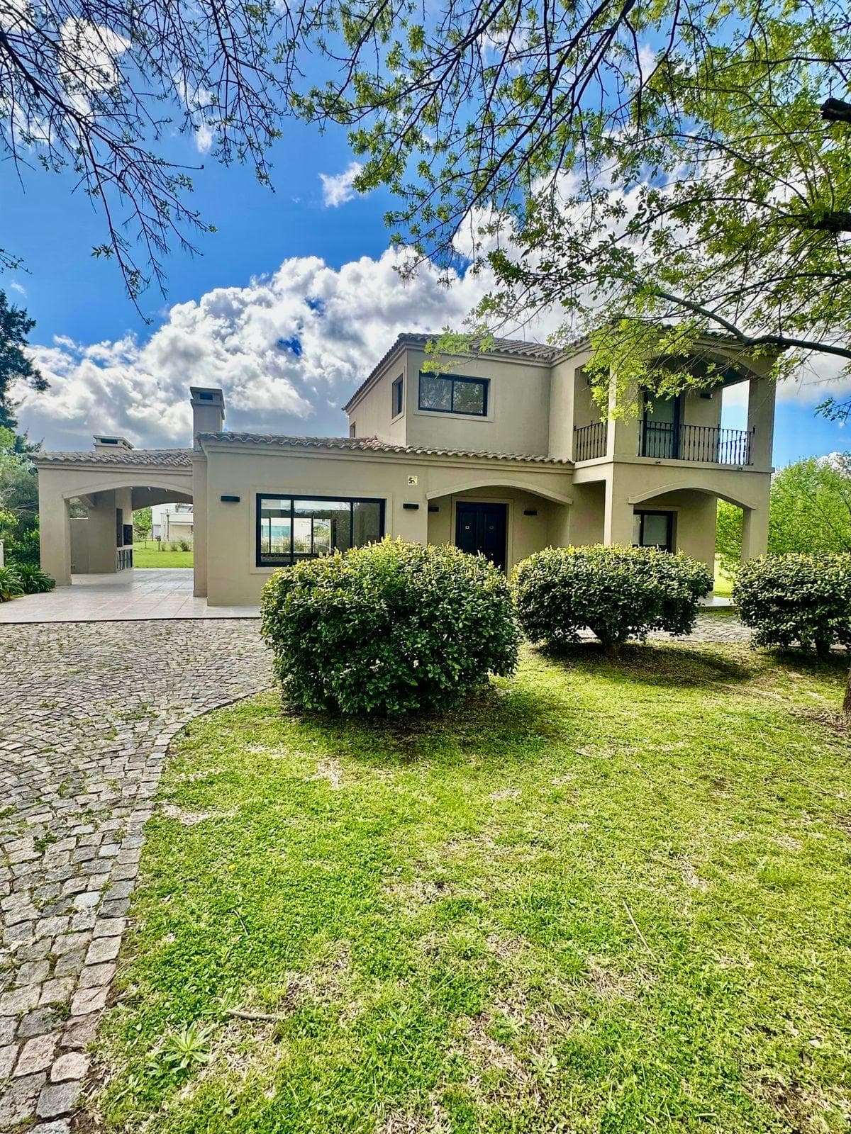 Casa en venta · General Rodriguez, GBA Oeste, Provincia de Buenos Aires Casa en venta · General Rodriguez, GBA Oeste, Provincia de Buenos Aires