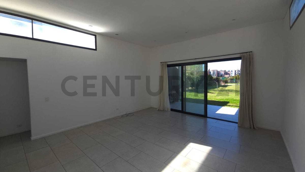Casa en venta · Dique Luján, Tigre, GBA Norte, Provincia de Buenos Aires Casa en venta · Dique Luján, Tigre, GBA Norte, Provincia de Buenos Aires