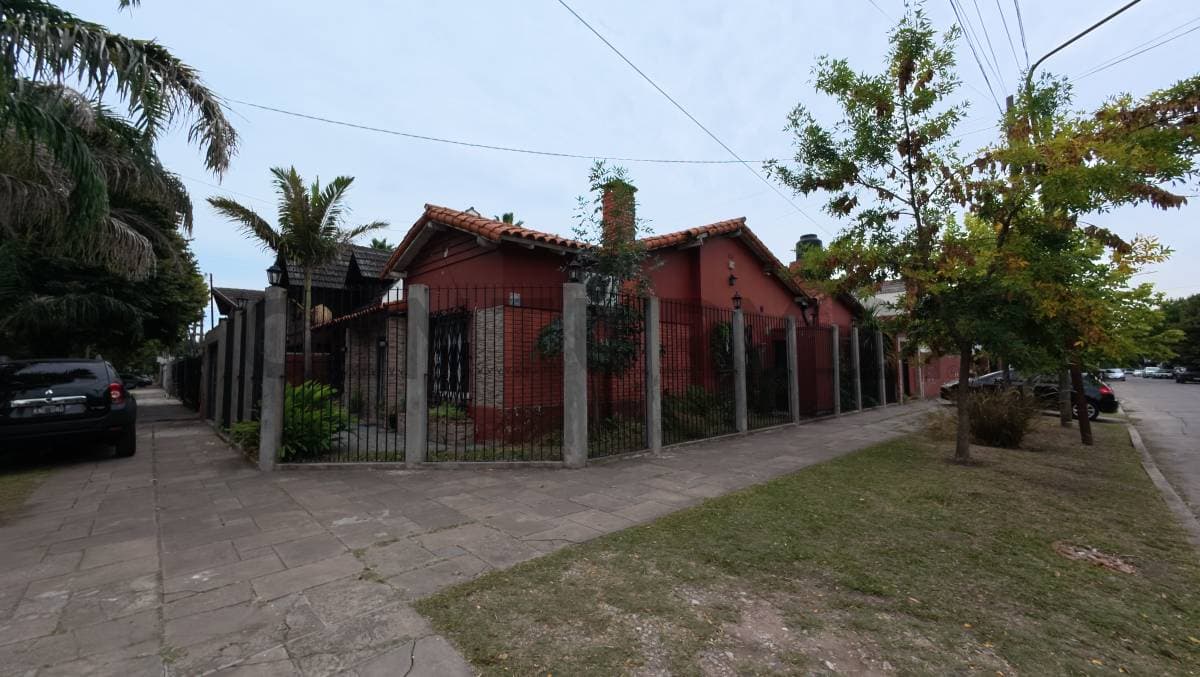 Casa en venta · Ituzaingó Norte, Ituzaingó, GBA Oeste, Provincia de Buenos Aires Casa en venta · Ituzaingó Norte, Ituzaingó, GBA Oeste, Provincia de Buenos Aires