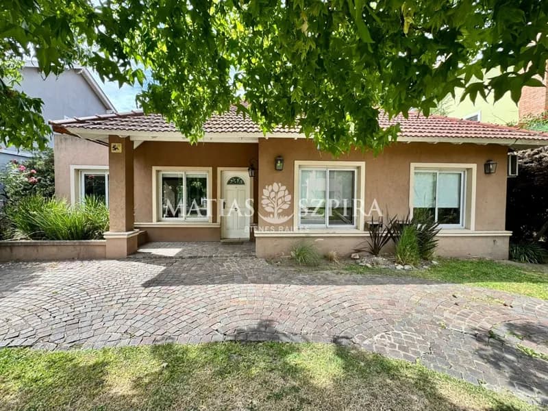 Casa en venta · Haras Maria Elena, Moreno, GBA Oeste, Provincia de Buenos Aires Casa en venta · Haras Maria Elena, Moreno, GBA Oeste, Provincia de Buenos Aires