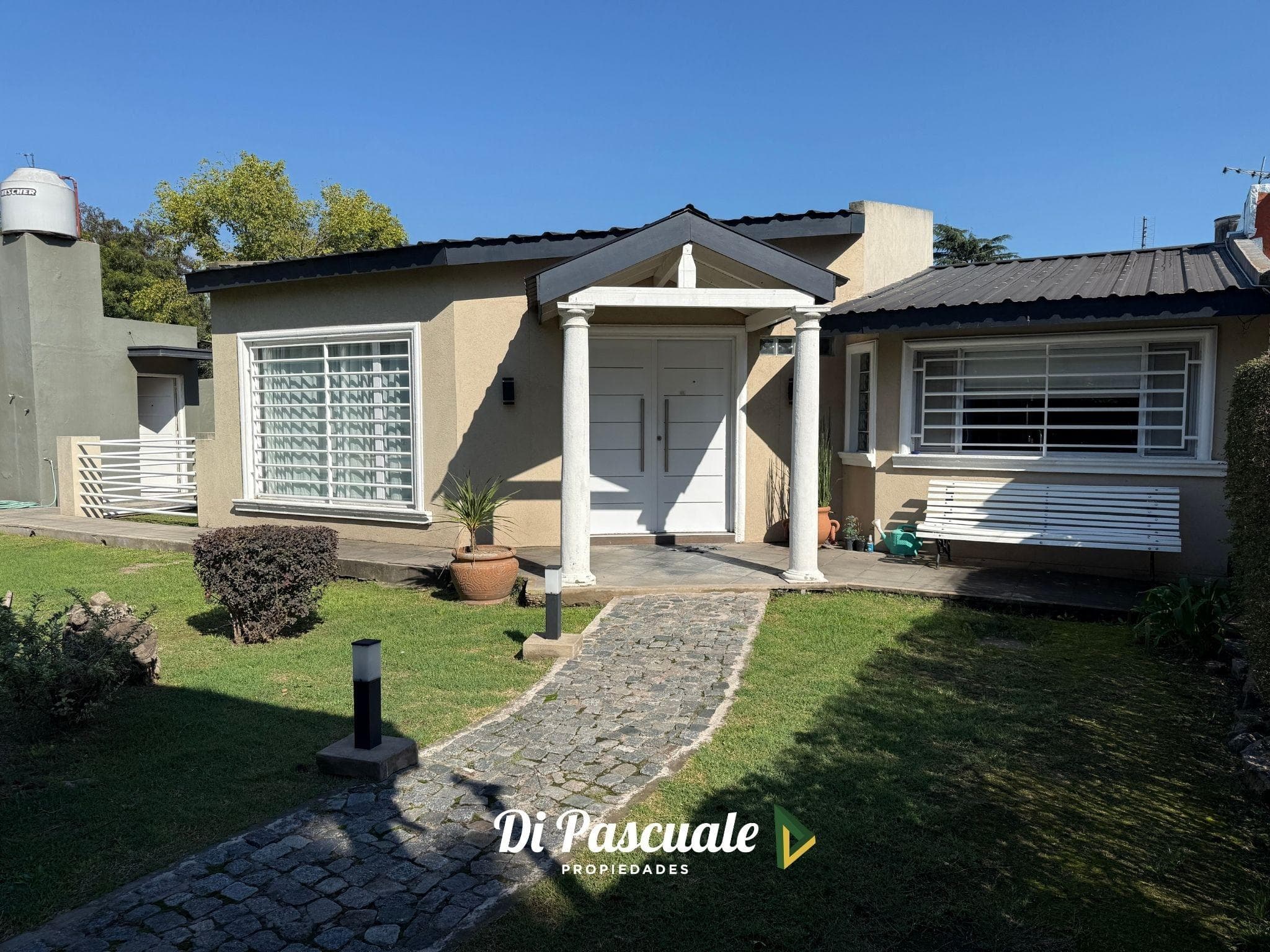 Casa en venta · La Reja, Moreno, GBA Oeste, Provincia de Buenos Aires Casa en venta · La Reja, Moreno, GBA Oeste, Provincia de Buenos Aires