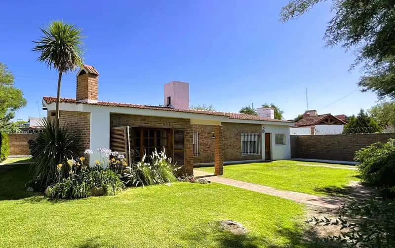Casa en venta · Arguello, Córdoba Capital, Córdoba Casa en venta · Arguello, Córdoba Capital, Córdoba