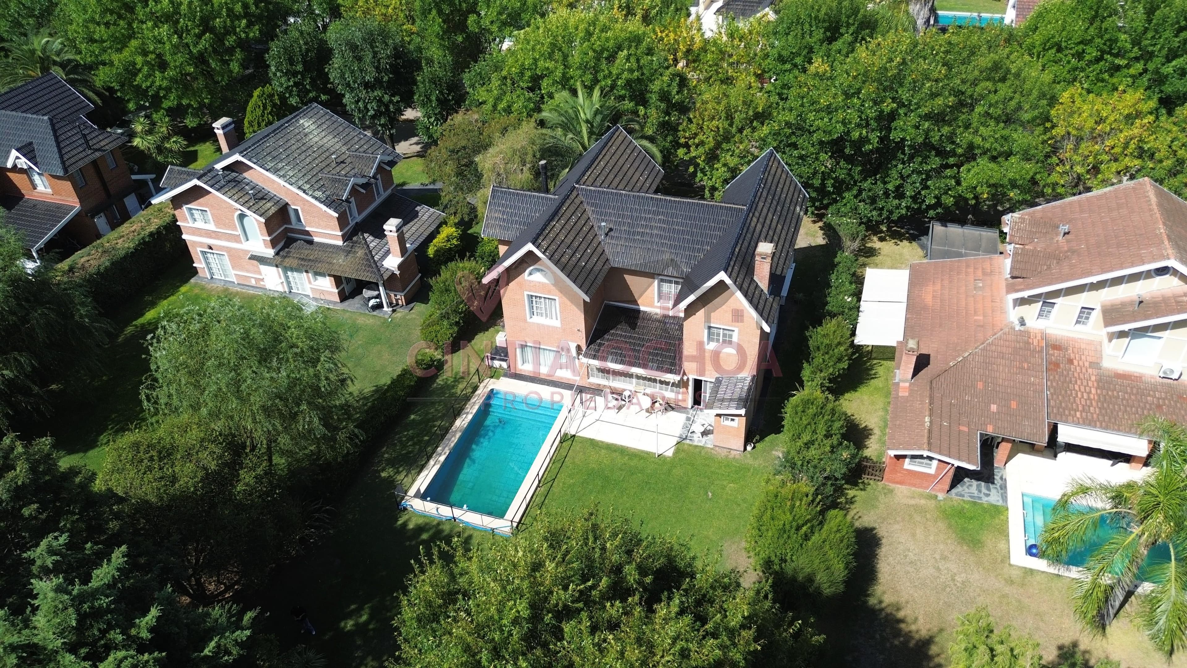 Casa en venta · Ezeiza, GBA Sur, Provincia de Buenos Aires Casa en venta · Ezeiza, GBA Sur, Provincia de Buenos Aires