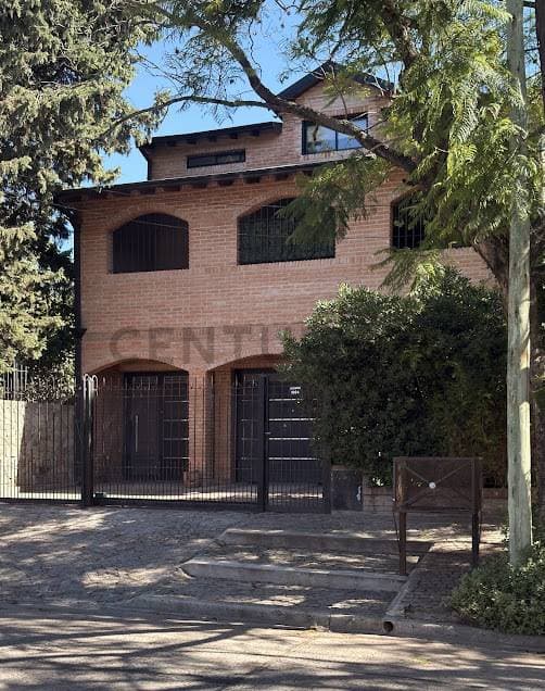 Casa en venta · Monte Grande, Esteban Echeverría, GBA Sur, Provincia de Buenos Aires Casa en venta · Monte Grande, Esteban Echeverría, GBA Sur, Provincia de Buenos Aires