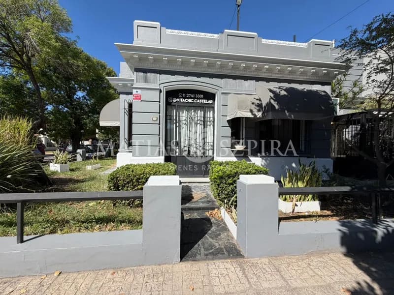 Casa en venta · Castelar, Morón, GBA Oeste, Provincia de Buenos Aires Casa en venta · Castelar, Morón, GBA Oeste, Provincia de Buenos Aires