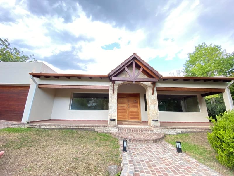 Casa en venta · Mendiolaza, Colon, Córdoba Casa en venta · Mendiolaza, Colon, Córdoba
