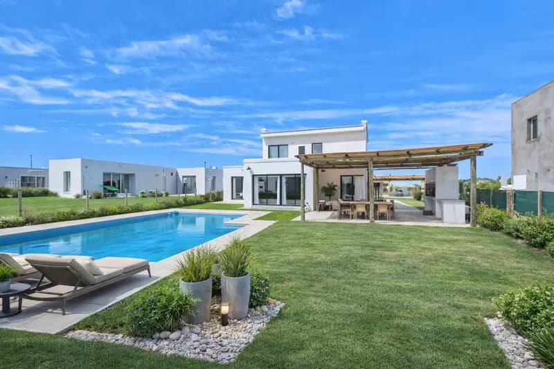 Casa en venta · Escobar, GBA Norte, Provincia de Buenos Aires Casa en venta · Escobar, GBA Norte, Provincia de Buenos Aires