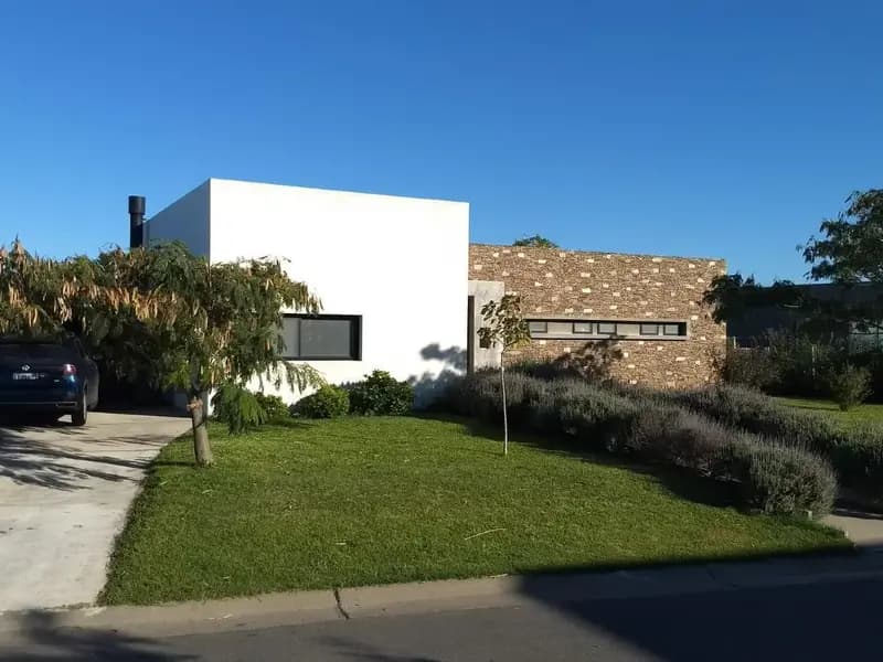 Casa en venta · San Sebastián, Escobar, GBA Norte, Provincia de Buenos Aires Casa en venta · San Sebastián, Escobar, GBA Norte, Provincia de Buenos Aires