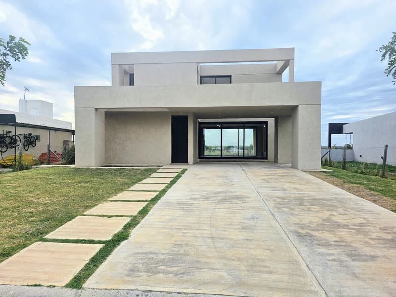 Casa en venta · San Sebastián, Escobar, GBA Norte, Provincia de Buenos Aires Casa en venta · San Sebastián, Escobar, GBA Norte, Provincia de Buenos Aires