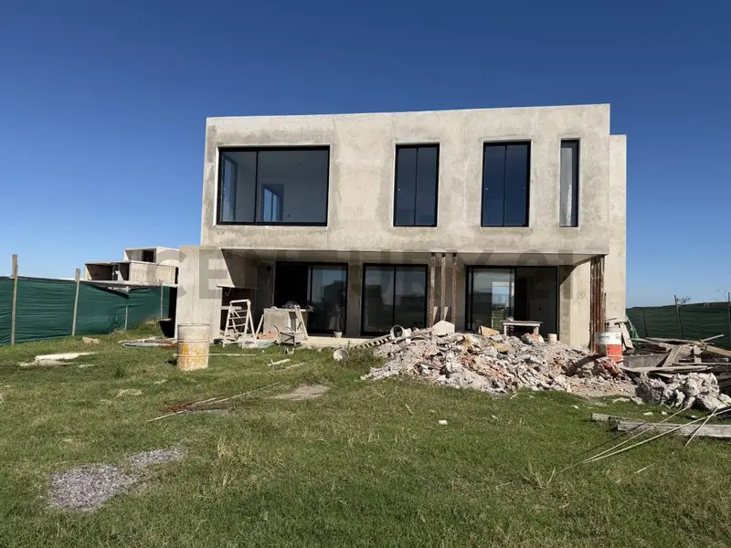 Casa en venta · El Cazador, Escobar, GBA Norte, Provincia de Buenos Aires Casa en venta · El Cazador, Escobar, GBA Norte, Provincia de Buenos Aires