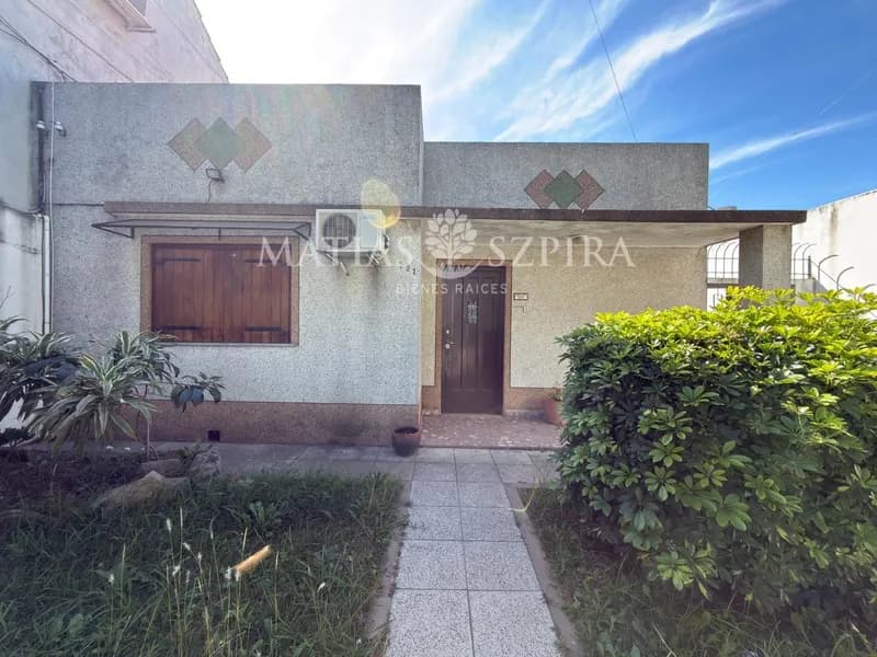 Casa en venta · Villa Sarmiento, Morón, GBA Oeste, Provincia de Buenos Aires Casa en venta · Villa Sarmiento, Morón, GBA Oeste, Provincia de Buenos Aires