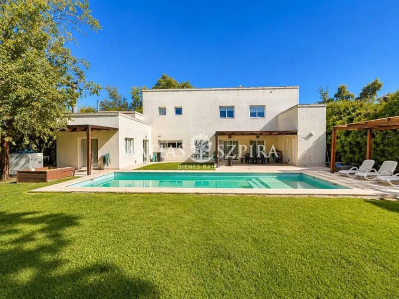 Casa en venta · La Cesarina, General Rodriguez, GBA Oeste, Provincia de Buenos Aires Casa en venta · La Cesarina, General Rodriguez, GBA Oeste, Provincia de Buenos Aires