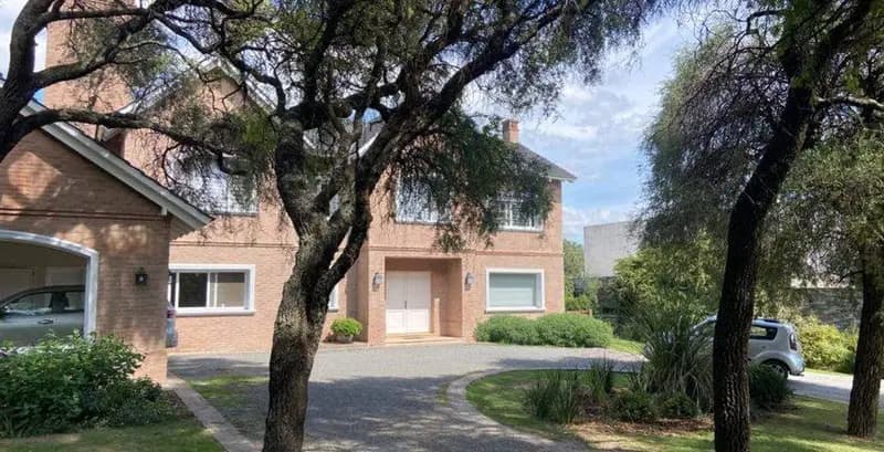 Casa en venta · El Bosque, Córdoba Capital, Córdoba Casa en venta · El Bosque, Córdoba Capital, Córdoba