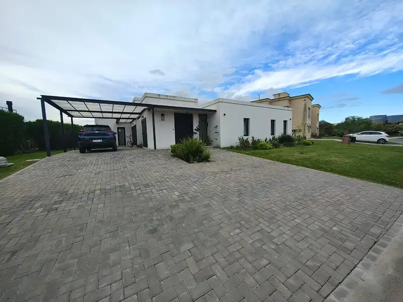Casa en alquiler · San Sebastián, Escobar, GBA Norte, Provincia de Buenos Aires Casa en alquiler · San Sebastián, Escobar, GBA Norte, Provincia de Buenos Aires