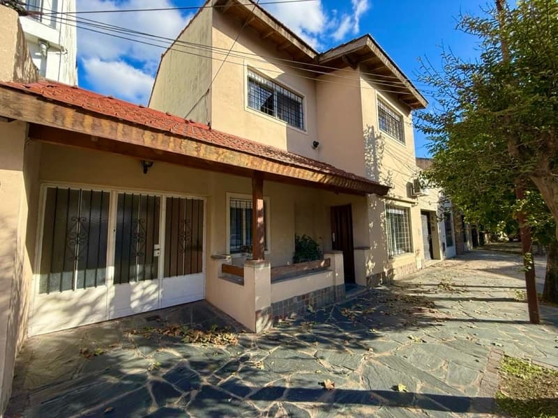 Casa en venta · Haedo, Morón, GBA Oeste, Provincia de Buenos Aires Casa en venta · Haedo, Morón, GBA Oeste, Provincia de Buenos Aires