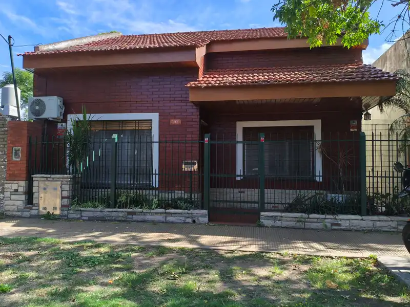 Casa en venta · San Isidro, GBA Norte, Provincia de Buenos Aires Casa en venta · San Isidro, GBA Norte, Provincia de Buenos Aires
