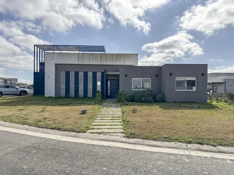 Casa en venta · San Sebastián, Escobar, GBA Norte, Provincia de Buenos Aires Casa en venta · San Sebastián, Escobar, GBA Norte, Provincia de Buenos Aires