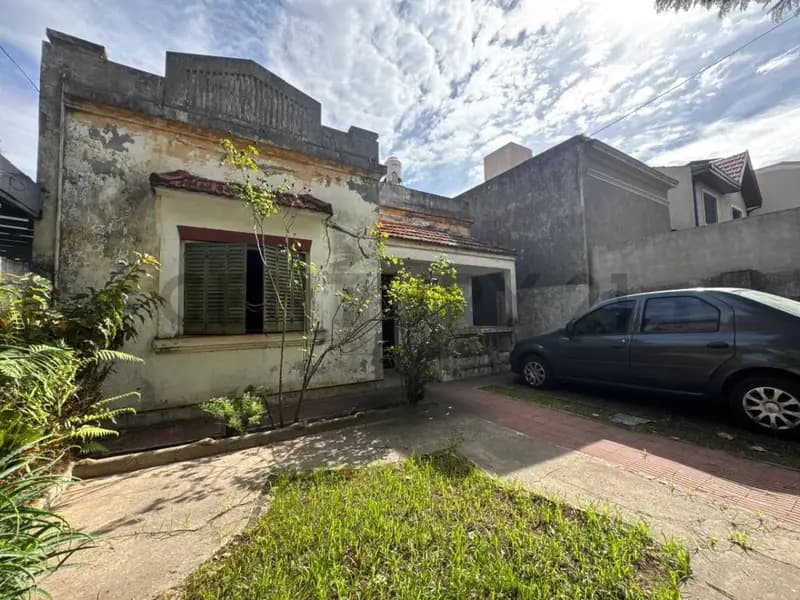 Casa en venta · Banfield, Lomas de Zamora, GBA Sur, Provincia de Buenos Aires Casa en venta · Banfield, Lomas de Zamora, GBA Sur, Provincia de Buenos Aires