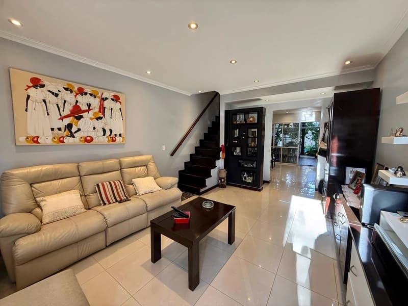 Casa en venta · Villa Luzuriaga, La Matanza, GBA Oeste, Provincia de Buenos Aires Casa en venta · Villa Luzuriaga, La Matanza, GBA Oeste, Provincia de Buenos Aires