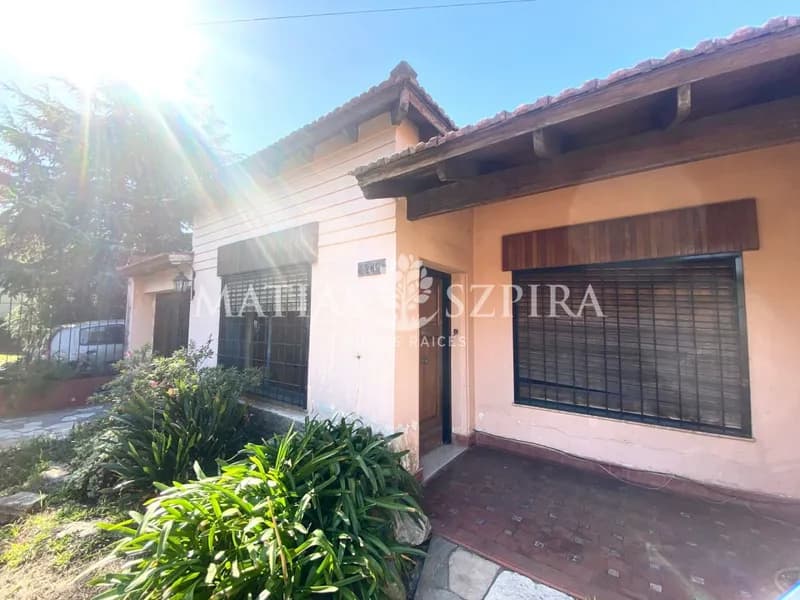 Casa en venta · Castelar Norte, Castelar, Morón, GBA Oeste, Provincia de Buenos Aires Casa en venta · Castelar Norte, Castelar, Morón, GBA Oeste, Provincia de Buenos Aires