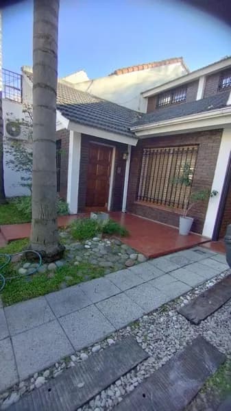 Casa en venta · Villa Sarmiento, Morón, GBA Oeste, Provincia de Buenos Aires Casa en venta · Villa Sarmiento, Morón, GBA Oeste, Provincia de Buenos Aires