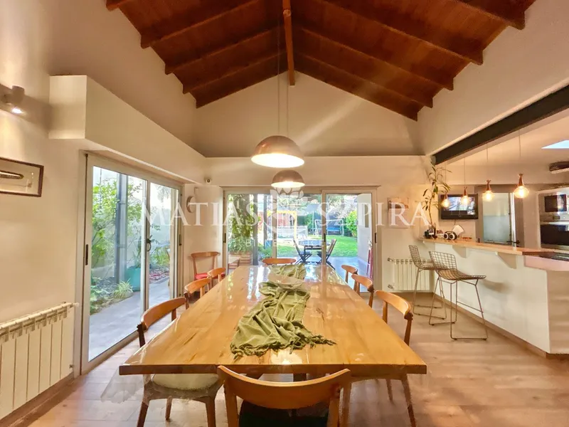 Casa en venta · Castelar, Morón, GBA Oeste, Provincia de Buenos Aires Casa en venta · Castelar, Morón, GBA Oeste, Provincia de Buenos Aires