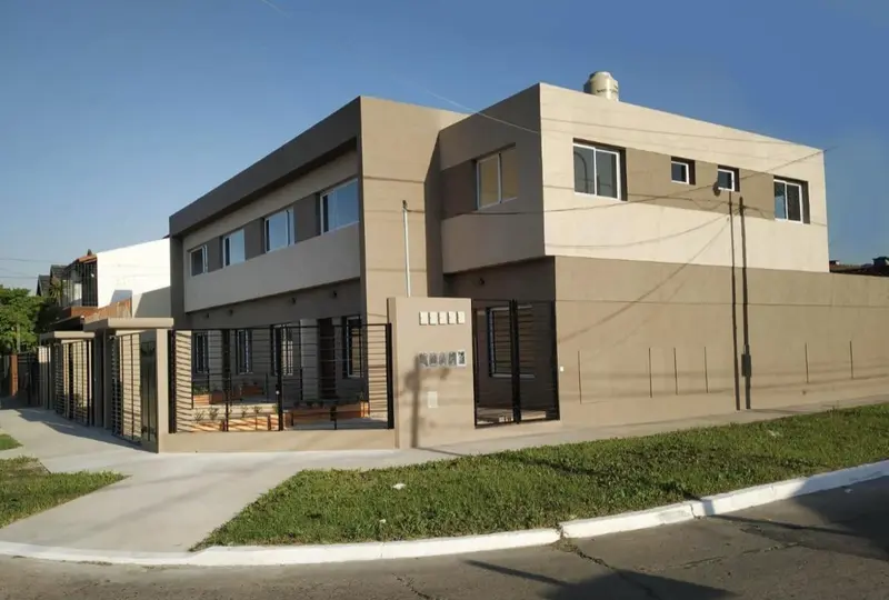 Casa en venta · Castelar, Morón, GBA Oeste, Provincia de Buenos Aires Casa en venta · Castelar, Morón, GBA Oeste, Provincia de Buenos Aires
