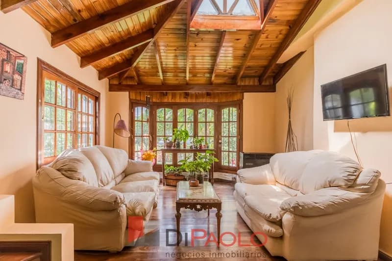 Casa en venta · Tres de Febrero, GBA Oeste, Provincia de Buenos Aires Casa en venta · Tres de Febrero, GBA Oeste, Provincia de Buenos Aires