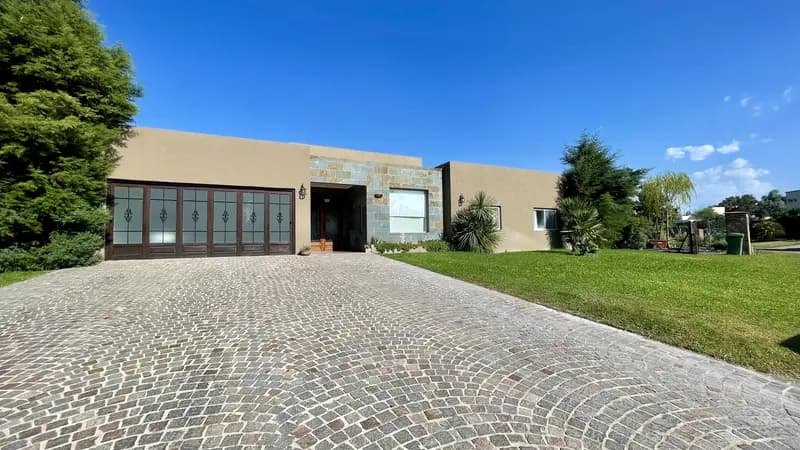 Casa en venta · Escobar, GBA Norte, Provincia de Buenos Aires Casa en venta · Escobar, GBA Norte, Provincia de Buenos Aires