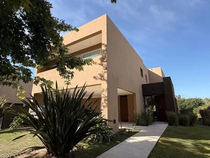 Casa en venta · Bella Vista, San Miguel, GBA Norte, Provincia de Buenos Aires Casa en venta · Bella Vista, San Miguel, GBA Norte, Provincia de Buenos Aires