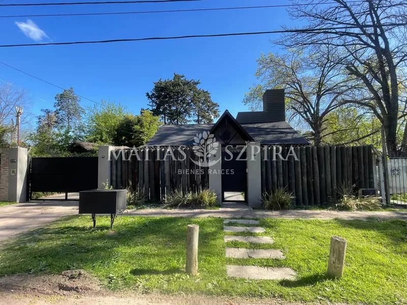 Casa en venta · Barrio Parque Leloir, Ituzaingó, GBA Oeste, Provincia de Buenos Aires Casa en venta · Barrio Parque Leloir, Ituzaingó, GBA Oeste, Provincia de Buenos Aires