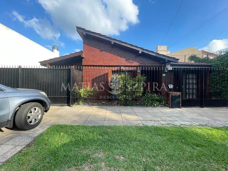 Casa en venta · Castelar Norte, Castelar, Morón, GBA Oeste, Provincia de Buenos Aires Casa en venta · Castelar Norte, Castelar, Morón, GBA Oeste, Provincia de Buenos Aires