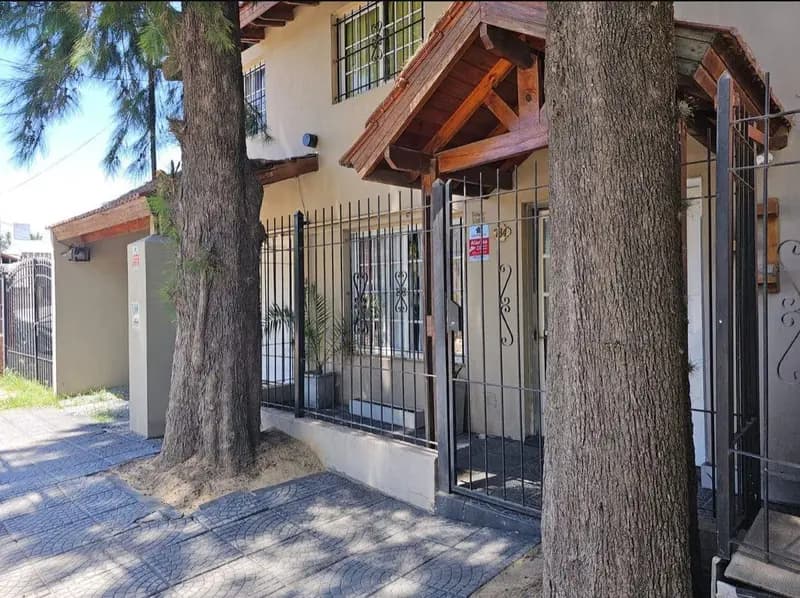 Casa en venta · Villa Gobernador Udaondo, Ituzaingó, GBA Oeste, Provincia de Buenos Aires Casa en venta · Villa Gobernador Udaondo, Ituzaingó, GBA Oeste, Provincia de Buenos Aires