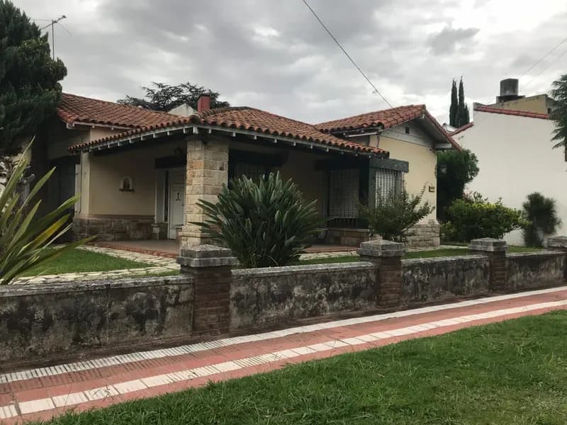 Casa en venta · San Martin, General San Martin, GBA Norte, Provincia de Buenos Aires Casa en venta · San Martin, General San Martin, GBA Norte, Provincia de Buenos Aires