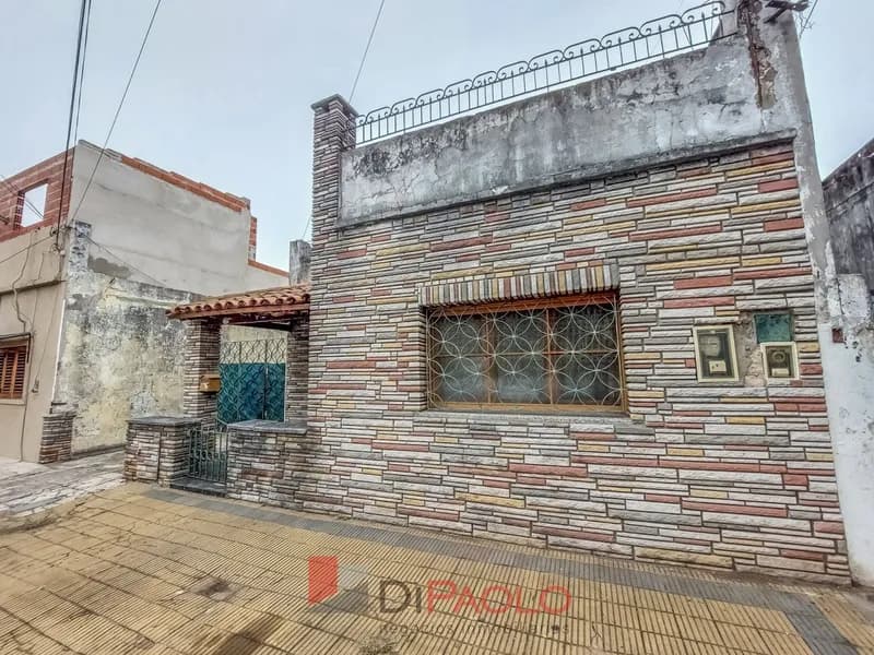 Casa en venta · Caseros, Tres de Febrero, GBA Oeste, Provincia de Buenos Aires Casa en venta · Caseros, Tres de Febrero, GBA Oeste, Provincia de Buenos Aires