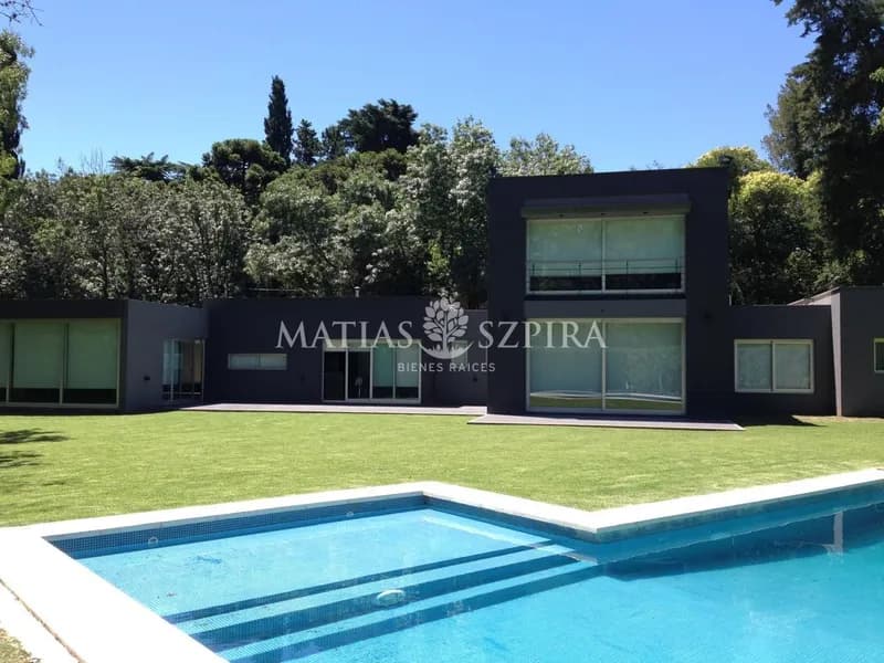 Casa en venta · Barrio Parque Leloir, Ituzaingó, GBA Oeste, Provincia de Buenos Aires Casa en venta · Barrio Parque Leloir, Ituzaingó, GBA Oeste, Provincia de Buenos Aires