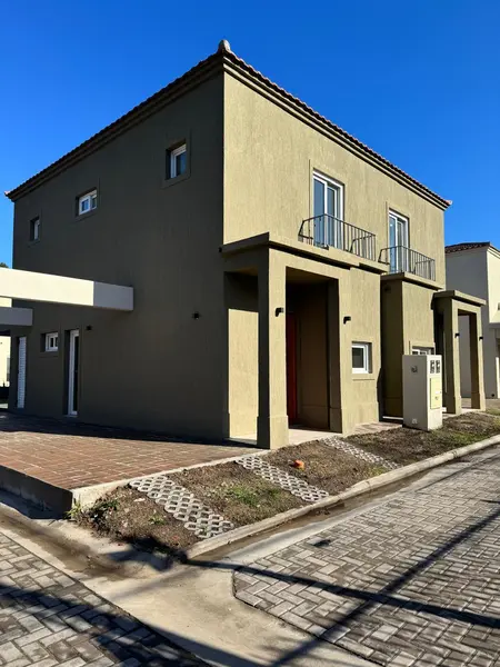 Casa en venta · Saravi Village, Pilar, GBA Norte, Provincia de Buenos Aires Casa en venta · Saravi Village, Pilar, GBA Norte, Provincia de Buenos Aires
