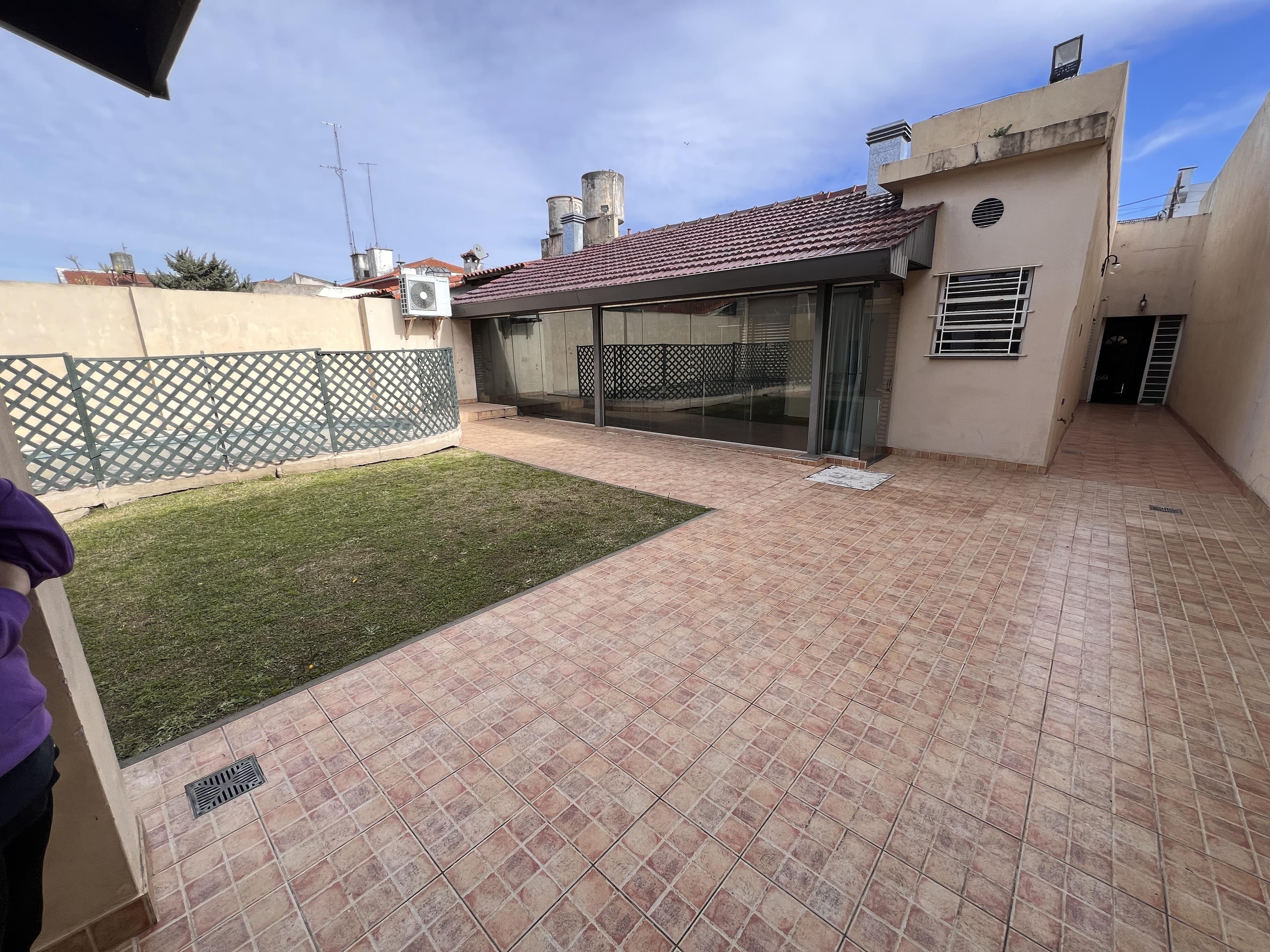 Casa en venta · Ramos Mejia, La Matanza, GBA Oeste, Provincia de Buenos Aires Casa en venta · Ramos Mejia, La Matanza, GBA Oeste, Provincia de Buenos Aires