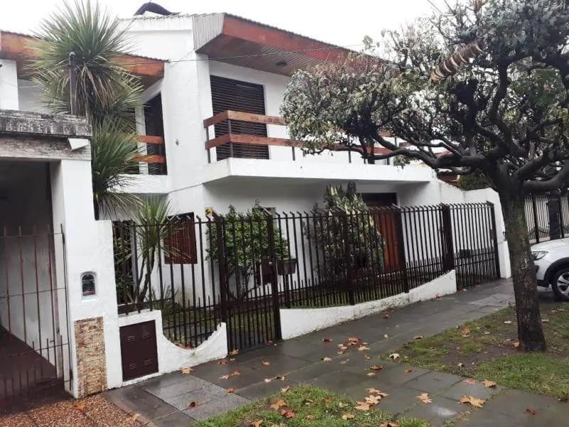 Casa en venta · Ramos Mejia, La Matanza, GBA Oeste, Provincia de Buenos Aires Casa en venta · Ramos Mejia, La Matanza, GBA Oeste, Provincia de Buenos Aires