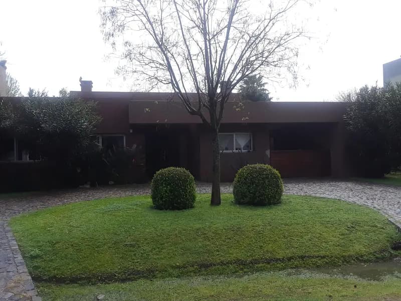 Casa en venta · Santa Ana, Moreno, GBA Oeste, Provincia de Buenos Aires Casa en venta · Santa Ana, Moreno, GBA Oeste, Provincia de Buenos Aires