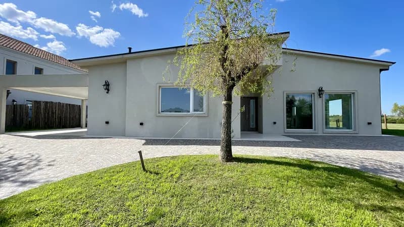 Casa en venta · El Cazal, Escobar, GBA Norte, Provincia de Buenos Aires Casa en venta · El Cazal, Escobar, GBA Norte, Provincia de Buenos Aires