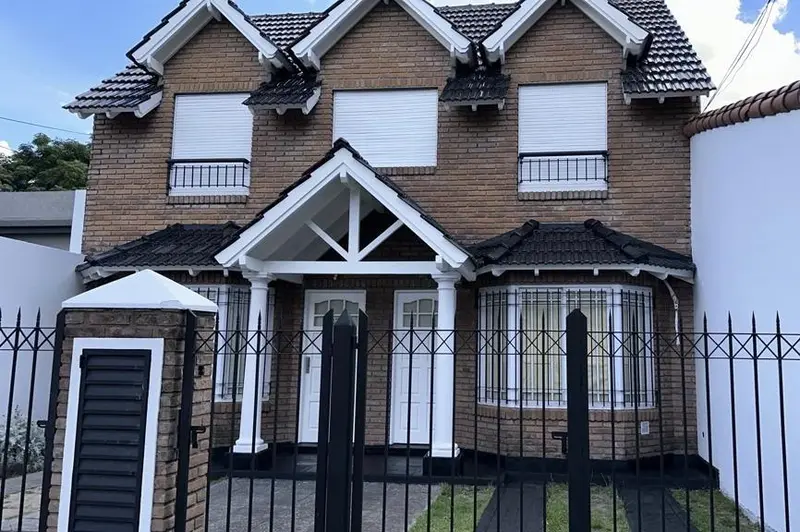 Casa en venta · Haedo, Morón, GBA Oeste, Provincia de Buenos Aires Casa en venta · Haedo, Morón, GBA Oeste, Provincia de Buenos Aires