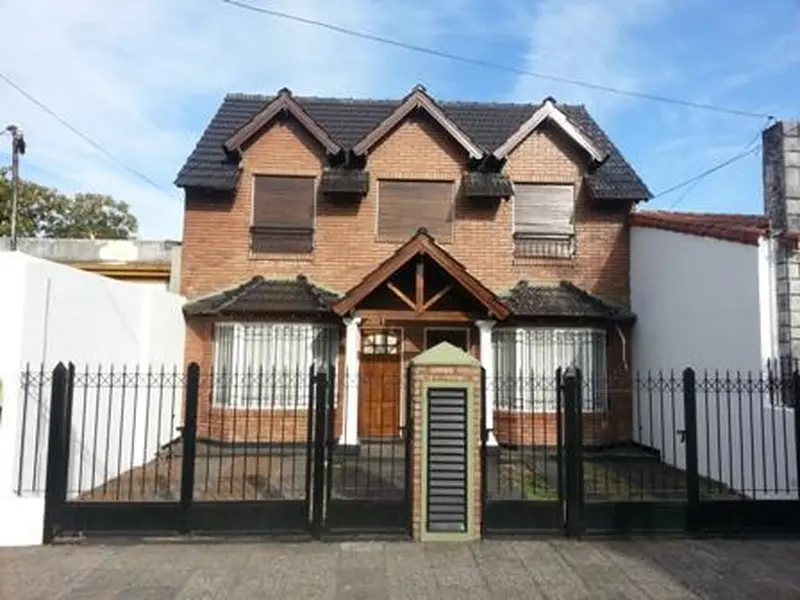 Casa en venta · Haedo, Morón, GBA Oeste, Provincia de Buenos Aires Casa en venta · Haedo, Morón, GBA Oeste, Provincia de Buenos Aires