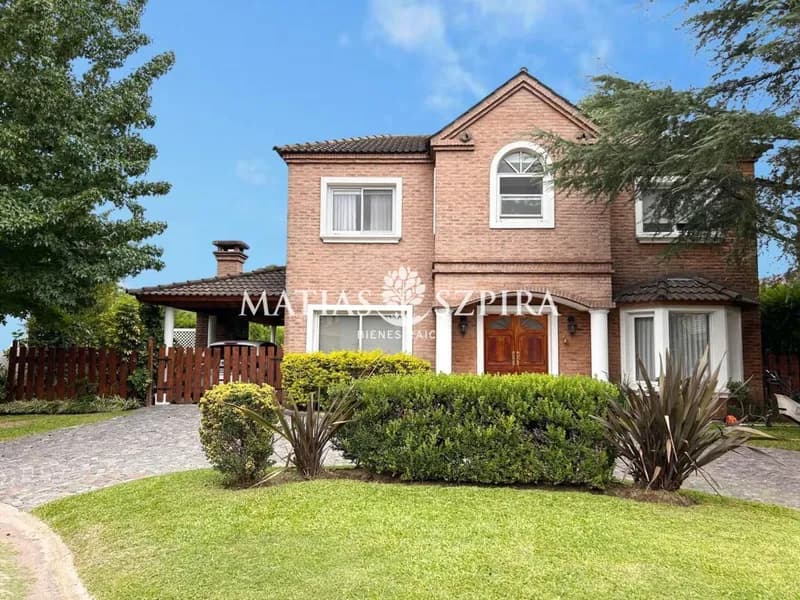 Casa en venta · El Casco de Moreno, Moreno, GBA Oeste, Provincia de Buenos Aires Casa en venta · El Casco de Moreno, Moreno, GBA Oeste, Provincia de Buenos Aires