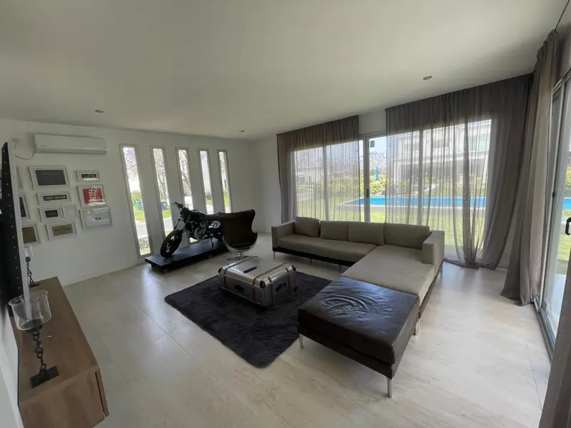 Casa en venta · Puertos del Lago, Escobar, GBA Norte, Provincia de Buenos Aires Casa en venta · Puertos del Lago, Escobar, GBA Norte, Provincia de Buenos Aires