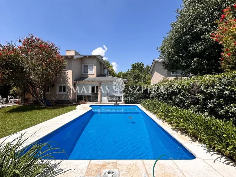 Casa en venta · El Casco de Moreno, Moreno, GBA Oeste, Provincia de Buenos Aires Casa en venta · El Casco de Moreno, Moreno, GBA Oeste, Provincia de Buenos Aires