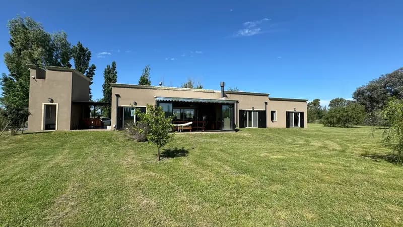 Casa en venta · Estancias Las Lilas, Luján, GBA Oeste, Provincia de Buenos Aires Casa en venta · Estancias Las Lilas, Luján, GBA Oeste, Provincia de Buenos Aires